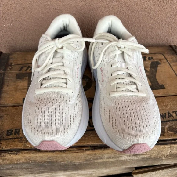 Brooks Ghost Max 2 Women’s Running Shoe - Picture 3 of 10